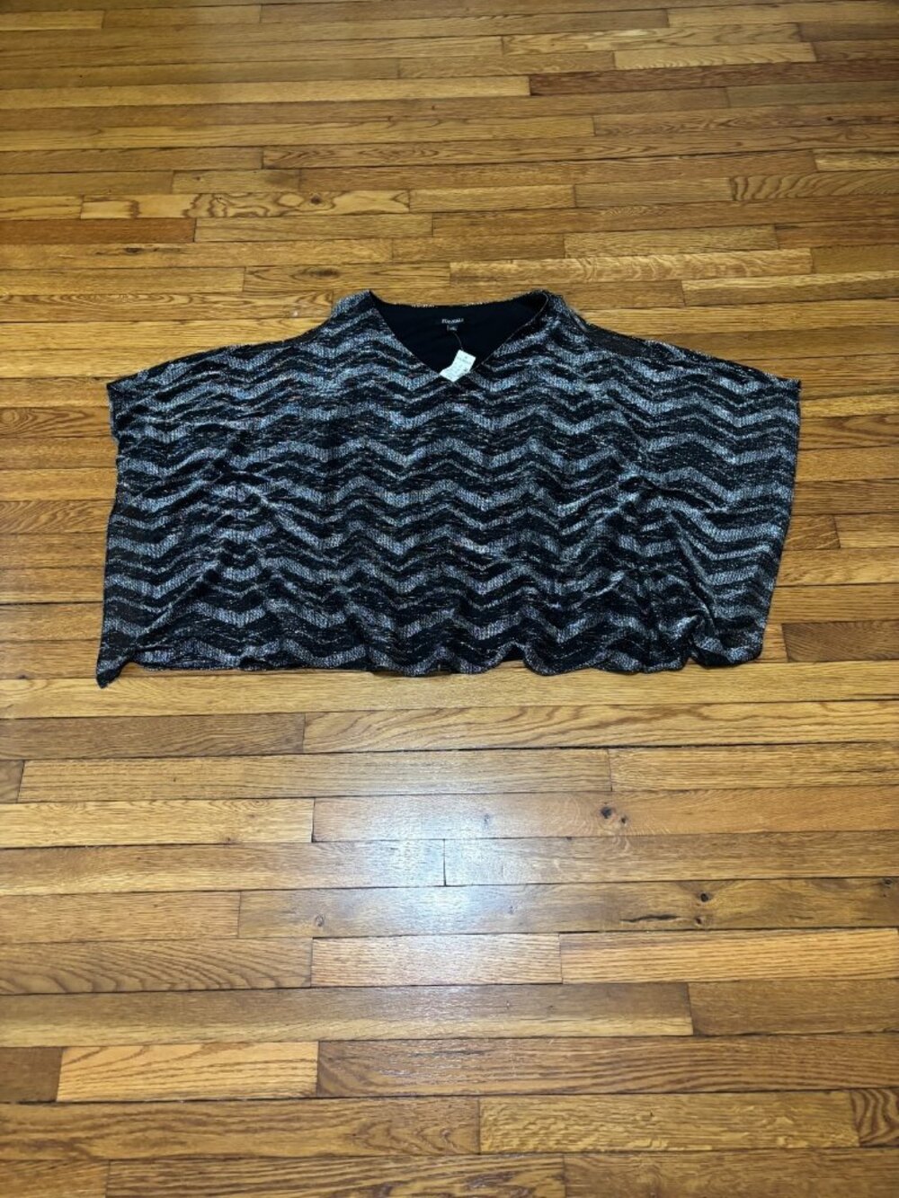Roz & Ali Womens Poncho Plus Sz 2x Black Silver Metallic Lacey Built in Tank NWT